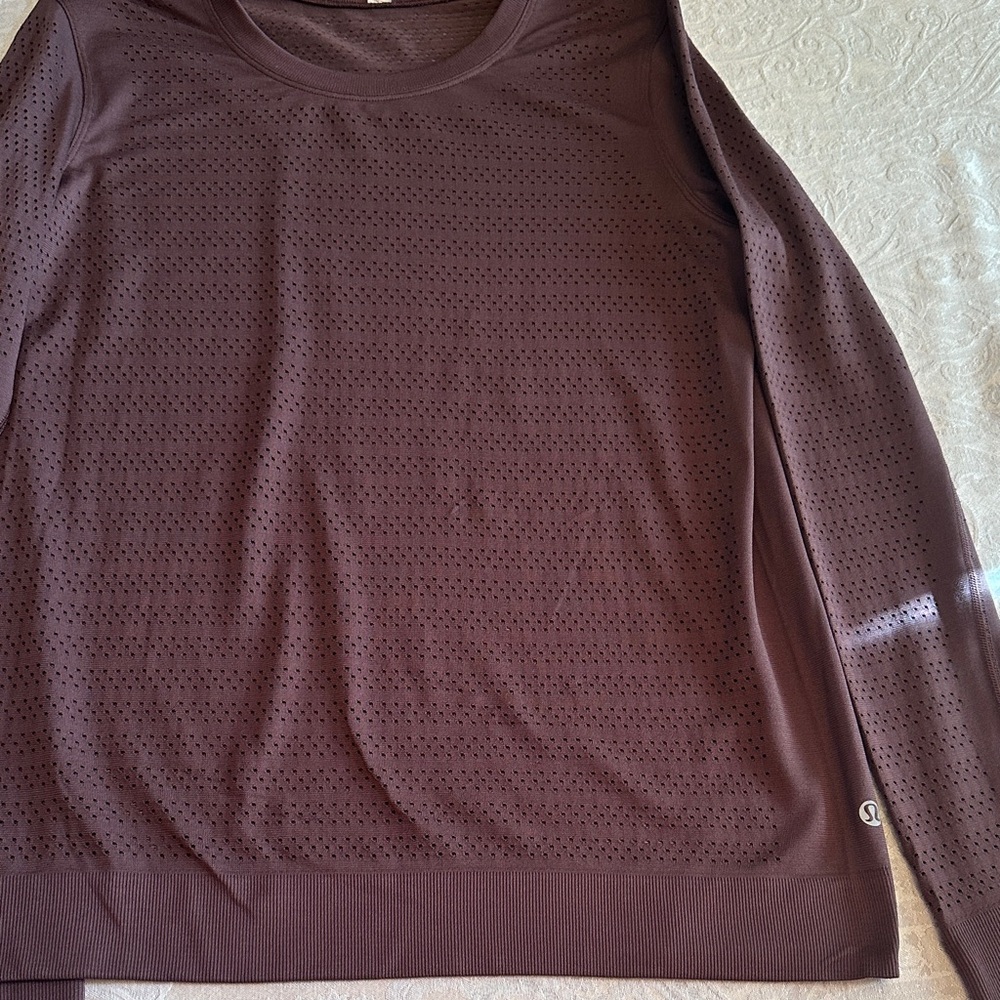 lululemon athletica Long Sleeve Top in Dark Brown